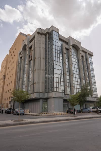 عمارة تجارية  للبيع في وسط الرياض، الرياض - عمارة للبيع في الضباط، الرياض