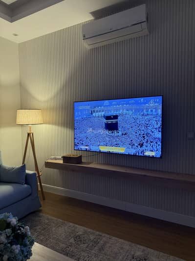 1 Bedroom Flat for Rent in Riyadh - Comfortable room and lounge with private entrance
