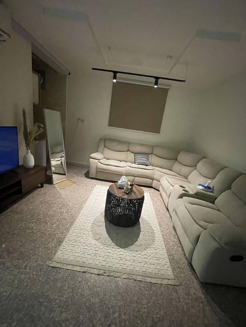 Elegant apartment with a hall and a room Elegant apartment with a hall and a room