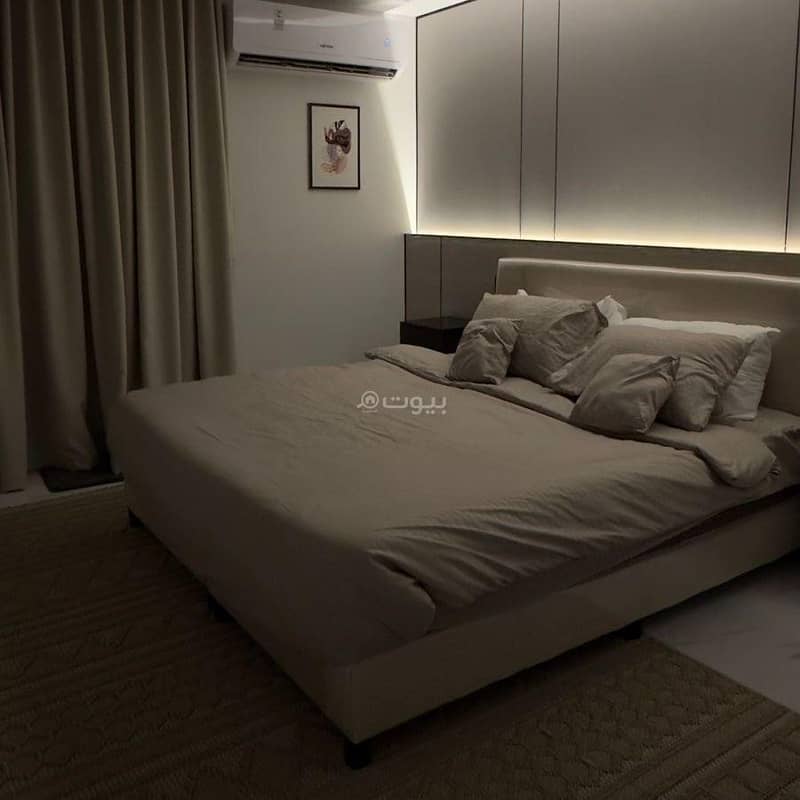 Room, hall and outdoor seating with self-entry Room, hall and outdoor seating with self-entry
