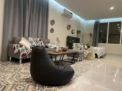 Room for Rent in Riyadh - Bohemian studio with view 8