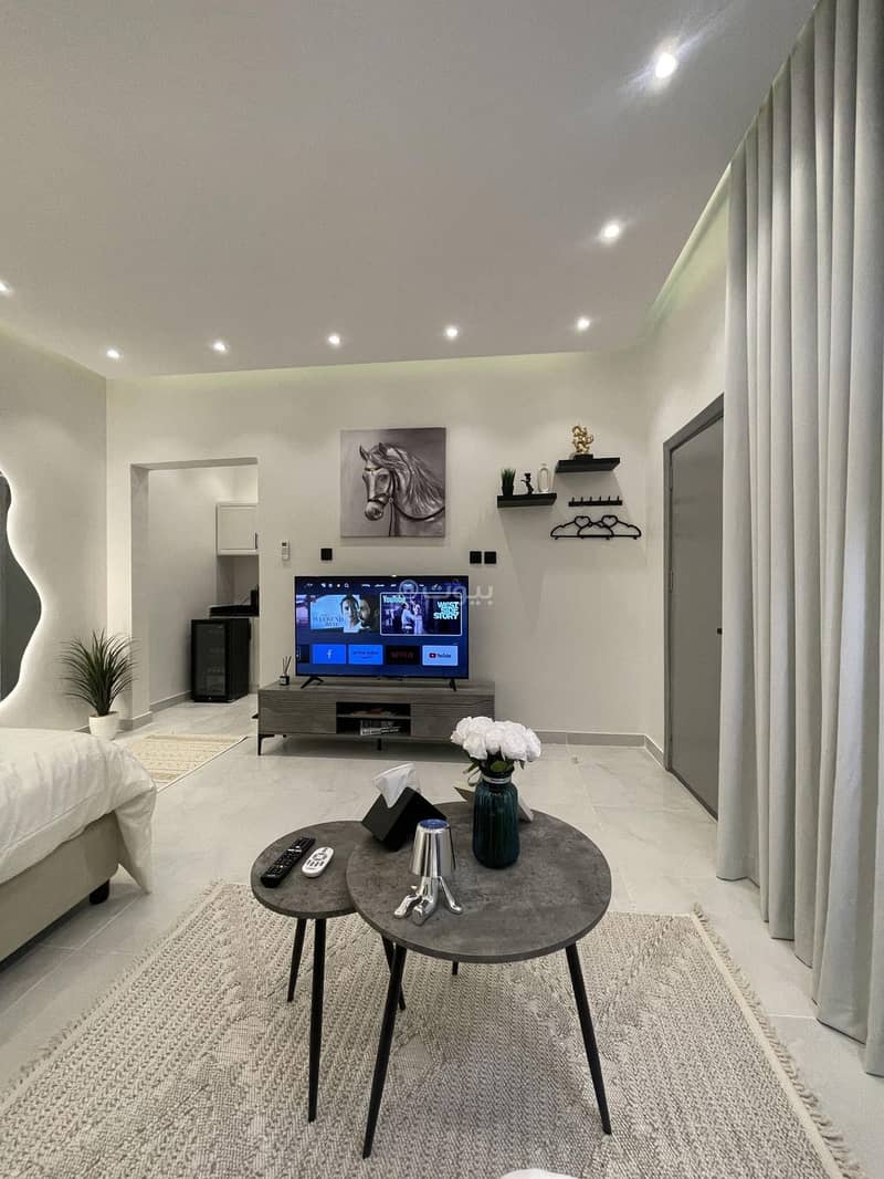 Quiet and elegant studio with self-entry Quiet and elegant studio with self-entry