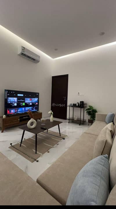 1 Bedroom Apartment for Rent in Hafar Al Batin - Quiet apartment with a living room and a bedroom