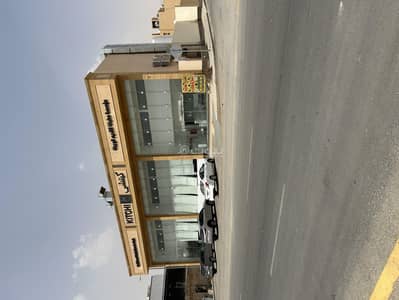 عمارة سكنية 10 غرف نوم للبيع في شمال الرياض، الرياض - عمارة تجارية للبيع حي النرجس