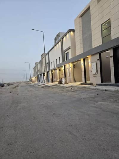 3 Bedroom Floor for Sale in South Riyadh, Riyadh - Villa for sale on Al-Shami Al-Salhi Street, Okaz Neighborhood, Riyadh City, Riyadh Region