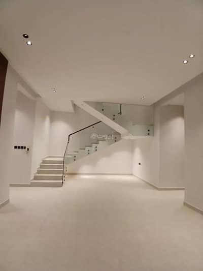 4 Bedroom Floor for Sale in East Riyadh, Riyadh - For Sale: Ground-floor home on Al-Dhiyā’ Street, Al-Janadriyah District, Riyadh, Riyadh Region