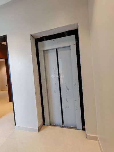 3 Bedroom Floor for Sale in East Riyadh, Riyadh - First floor for sale in Al-Yarmouk, Riyadh