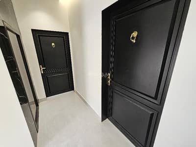 3 Bedroom Floor for Sale in East Riyadh, Riyadh - First floor ownership, 5 rooms in Al-Mu'izilah neighborhood. 3 Bedroom Floor for Sale in East Riyadh, Riyadh - First floor ownership, 5 rooms in Al-Mu'izilah neighborhood.