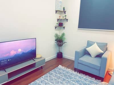 1 Bedroom Apartment for Rent in Buraydah Al Qassim Region - (No. 2) One-bedroom apartment and a living room