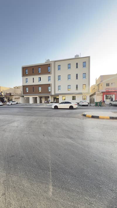 3 Bedroom Flat for Sale in South Riyadh, Riyadh - Apartments for sale in Al Marwah, Riyadh. They consist of a living room, a hall, a kitchen, and 3 bedrooms with two entrances. They come with all guarantees and comprehensive insurance.