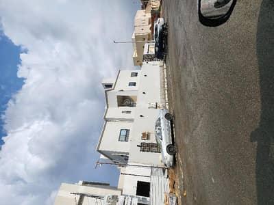 10+ Beds Villa for Sale in North Jeddah, Jeddah - Luxury villa, apartment system