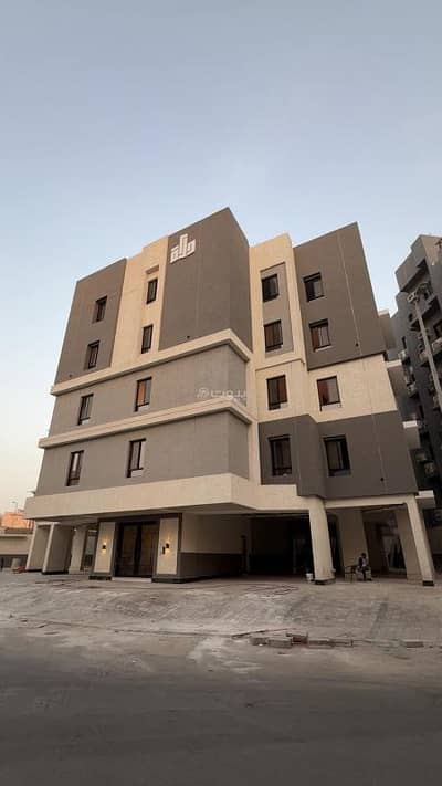 4 Bedroom Flat for Sale in North Jeddah, Jeddah - A 4-bedroom apartment for sale in Al Rayyan, Jeddah