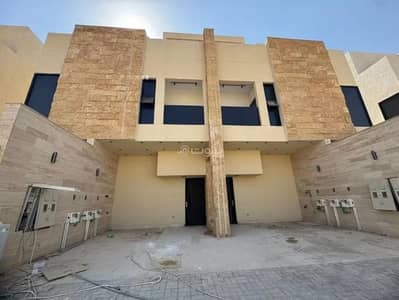 4 Bedroom Floor for Sale in East Riyadh, Riyadh - House For Sale in Al Janadriyah, Riyadh