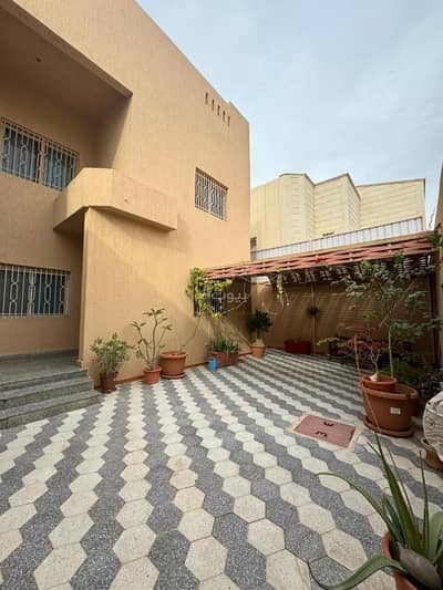 فیلا 4 غرف نوم للايجار في غرب الرياض، الرياض - فيلا دوبلكس للإيجار في حي أم الحمام الغربي الرياض