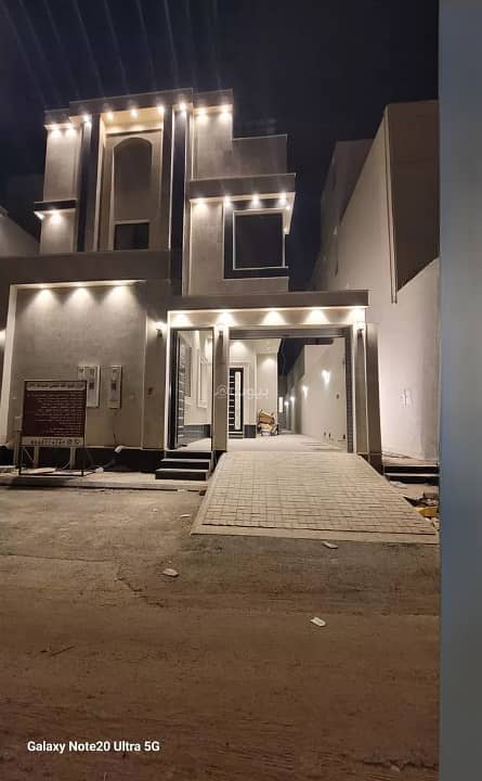 Floor for sale in Al Janadriyah, East Riyadh Floor for sale in Al Janadriyah, East Riyadh