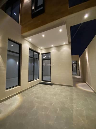 6 Bedroom Villa for Sale in East Riyadh, Riyadh - Corner Villa for Sale in Al Yarmuk, East Riyadh