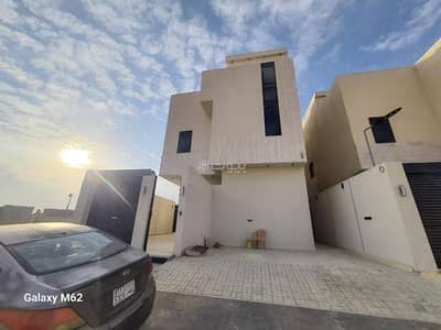 دور 4 غرف نوم للبيع في غرب الرياض، الرياض - طابق للبيع في ضاحية نمار