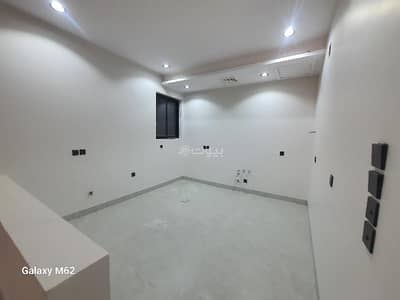 5 Bedroom Flat for Sale in South Riyadh, Riyadh - Apartment for Sale in Okaz, South Riyadh