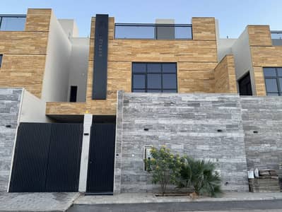 7 Bedroom Villa for Sale in East Riyadh, Riyadh - Duplex villa of 240 square meters in the Qurtubah neighborhood with 7 bedrooms.