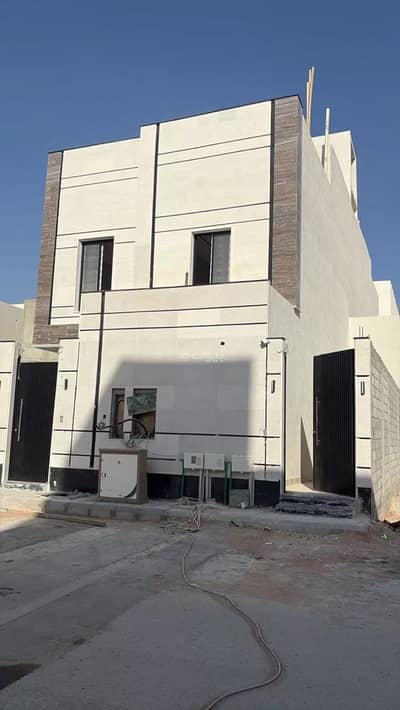 5 Bedroom Floor for Sale in East Riyadh, Riyadh - Floor For Sale in Al Janadriyah, Riyadh
