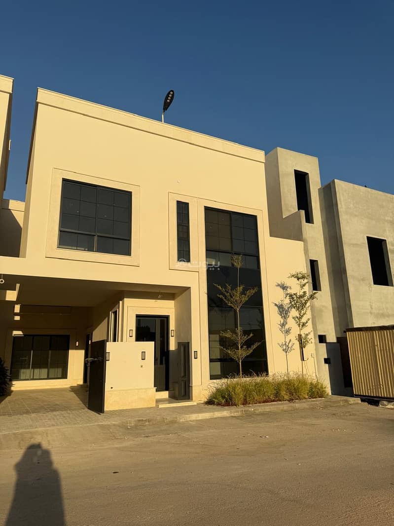 Villa For Sale in Al Mahdiyah, Riyadh Villa For Sale in Al Mahdiyah, Riyadh