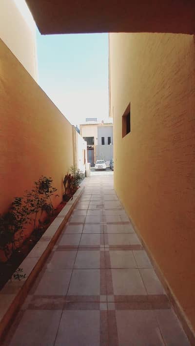 4 Bedroom Floor for Sale in West Riyadh, Riyadh - Ground floor in Tuwaiq neighborhood, price 750,000