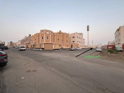 Residential Building for Sale in North Jeddah, Jeddah - For sale is a large and luxurious villa that combines elegance, spacious areas, and upscale design, suitable for lovers of luxurious living. Residential Building for Sale in North Jeddah, Jeddah - For sale is a large and luxurious villa that combines elegance, spacious areas, and upscale design, suitable for lovers of luxurious living.