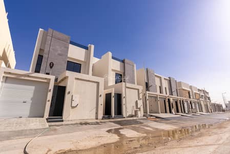 7 Bedroom Villa for Sale in East Riyadh, Riyadh - Villa consisting of 7 bedrooms for sale in Al Marjan, Riyadh