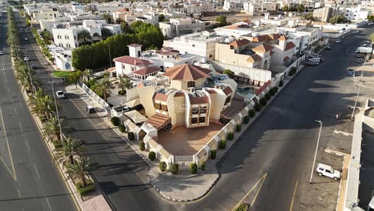 9 Bedroom Villa for Sale in Bir Uthman, Madina - Villa For Sale in Al Madinah Al Munawwarah, Bair Usman