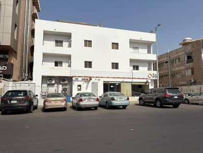 عمارة سكنية  للبيع في شمال جدة، جدة - عمارة سكنية تجارية في موقع استراتيجي بحي مشرفة - جدة