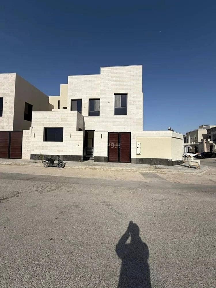 Villa For Sale in Al Mahdiyah, Riyadh Villa For Sale in Al Mahdiyah, Riyadh