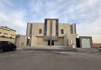 4 Bedroom Floor for Sale in South Riyadh, Riyadh - Ground floor with an area of 375 square meters.
