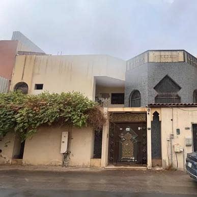 10 Bedroom Villa for Sale in West Riyadh, Riyadh - Villa for sale in Al Uraija Al Gharbiyah, west Riyadh