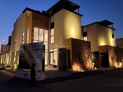 9 Bedroom Villa for Sale in East Riyadh, Riyadh - Villa consisting of 9 bedrooms for sale in Al-Azhar