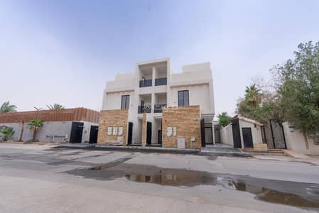 3 Bedroom Floor for Sale in East Riyadh, Riyadh - Roles for sale in Western Al-Yarmouk 3 Bedroom Floor for Sale in East Riyadh, Riyadh - Roles for sale in Western Al-Yarmouk