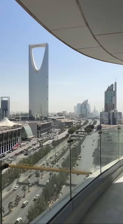 فلیٹ 3 غرف نوم للبيع في شمال الرياض، الرياض - شقة فاخرة للبيع على طريق الملك فهد، الرياض