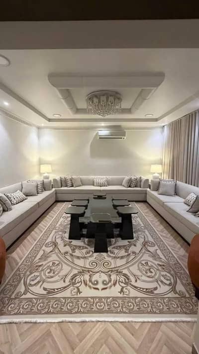 8 Bedroom Villa for Sale in East Riyadh, Riyadh - 8 Bedroom Villa For Sale in Ishbiliyah, Riyadh