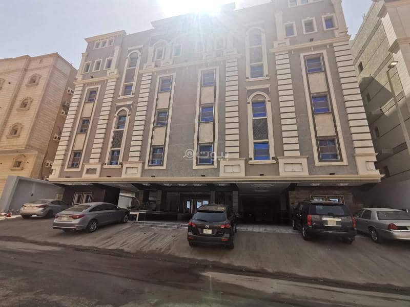 A five-bedroom apartment for sale in Al Raya, Jeddah A five-bedroom apartment for sale in Al Raya, Jeddah
