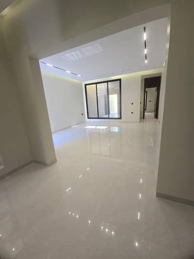 5 Bedroom Floor for Sale in West Riyadh, Riyadh - Ground-floor villa for sale in the Western Al-Suwaidi neighborhood, Abdullah Al-Khudairy Street.
