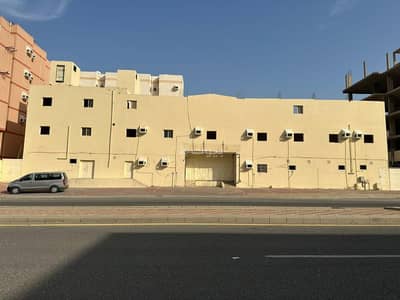 معرض  للايجار في بطحاء قريش، مكة - مبنى تجاري للايجار كان سابقا مطبخ