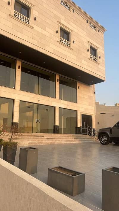 Showroom for Rent in Umm Al Jud, Makkah - Exhibition Building For Rent in Umm Al Jud, Makkah