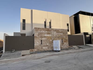 فیلا 4 غرف نوم للبيع في شمال الرياض، الرياض - فيلا مكونة من 4 غرف نوم للبيع في النرجس، الرياض