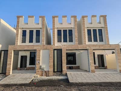 5 Bedroom Villa for Sale in King Fahd Suburb, Dammam - Villa For Sale in King Fahd Suburb, Dammam