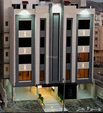 5 Bedroom Apartment for Sale in Al Mohamdya, Makkah - A luxurious apartment in Al-Shuqiya district, behind al-Bukhari Mosque. Area: 200 m2