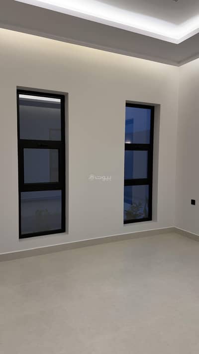 6 Bedroom Villa for Sale in Al Rabiyah, Al Hofuf Eastern Region - For sale a villa and you can add an apartment in the future.