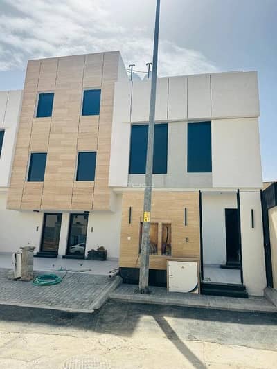 3 Bedroom Floor for Sale in East Riyadh, Riyadh - Ground floor apartment in King Faisal neighborhood