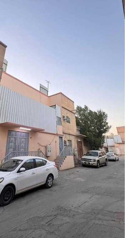 11 Bedroom Residential Building for Sale in West Riyadh, Riyadh - Building For Sale in Al Jaradiyah, Riyadh