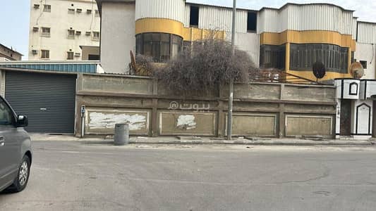 10+ Beds Villa for Sale in Al Jalawiyah, Dammam - For sale: a non-residential (non-living) property in the Al-Jalouya neighborhood, a prime location on 3 streets