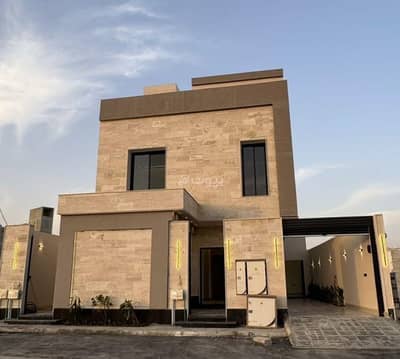 4 Bedroom Floor for Sale in East Riyadh, Riyadh - A distinctive housing opportunity in the (Al-Janadriyah Al-Nukhbah Plan) neighborhood A developed location close to all services.