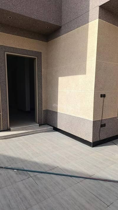 3 Bedroom Floor for Sale in South Riyadh, Riyadh - Floor For Sale in Okaz, South Riyadh
